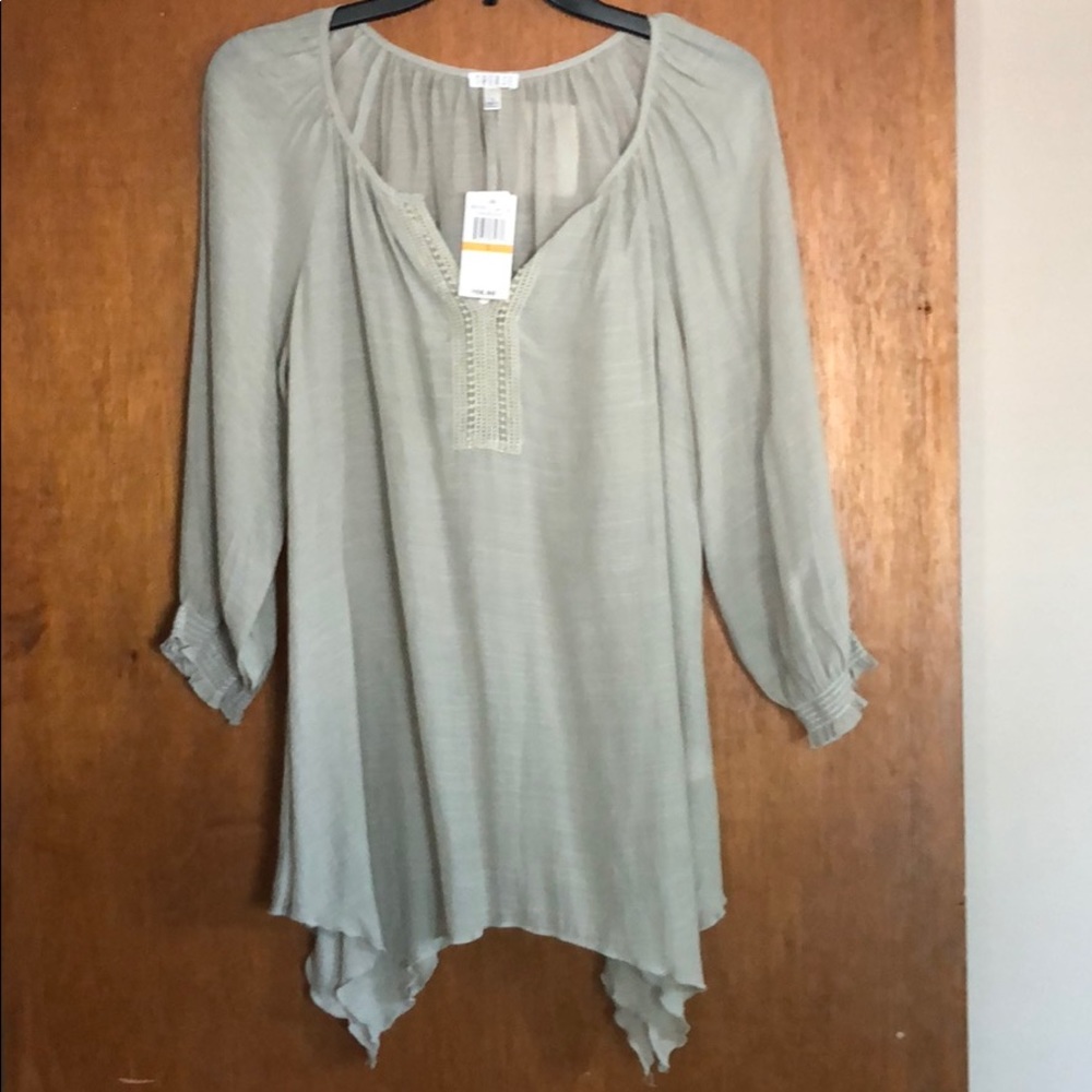 Spense saheleaf top size small